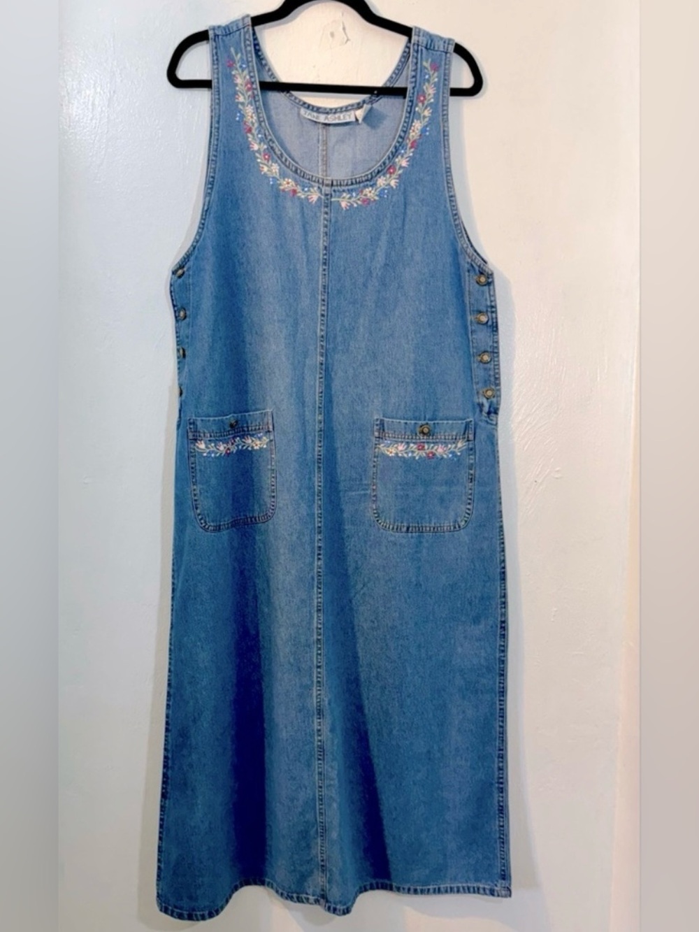 90s Vintage Jane Ashley Denim Midi Dress with Pink Floral Embroidery.Size L